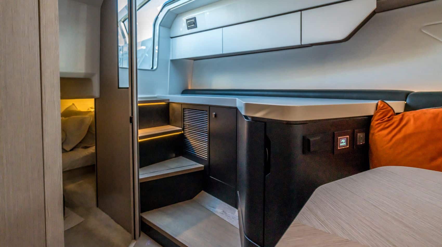 Fairline F-Line 33 4