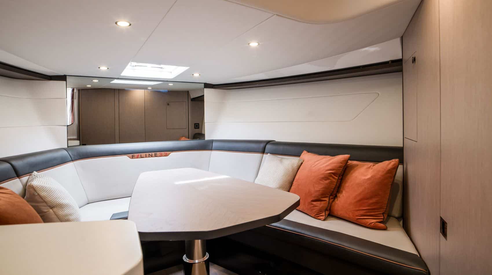 Fairline F-Line 33 1
