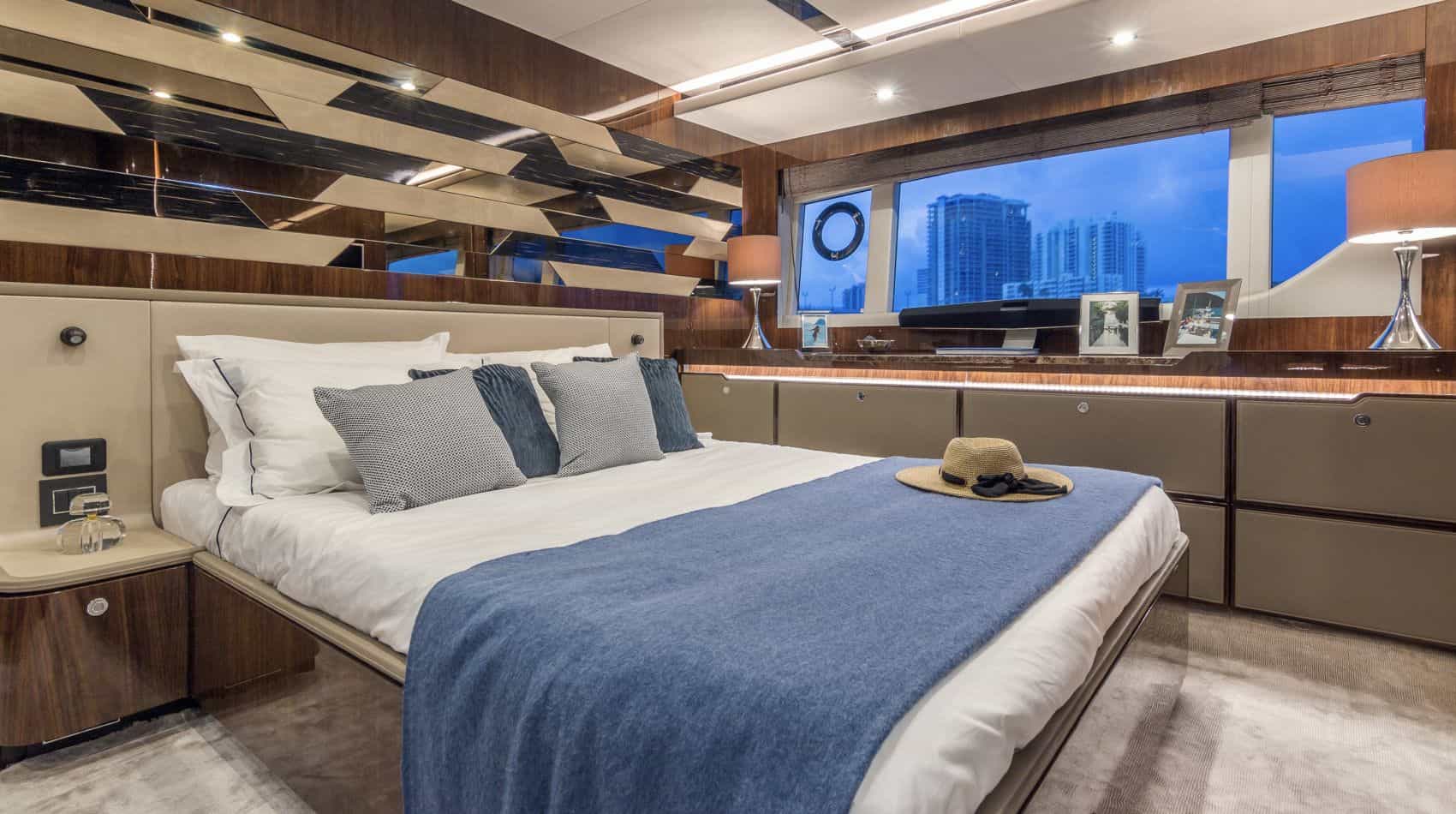 Fairline Targa 65 GTO Interior 7
