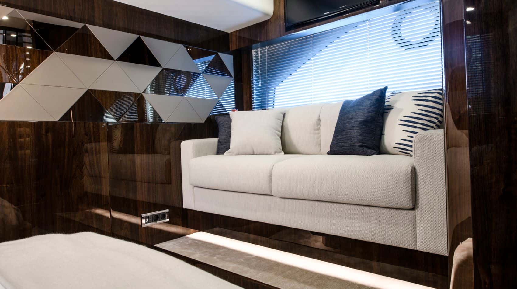 Fairline Tagra 45 open 12