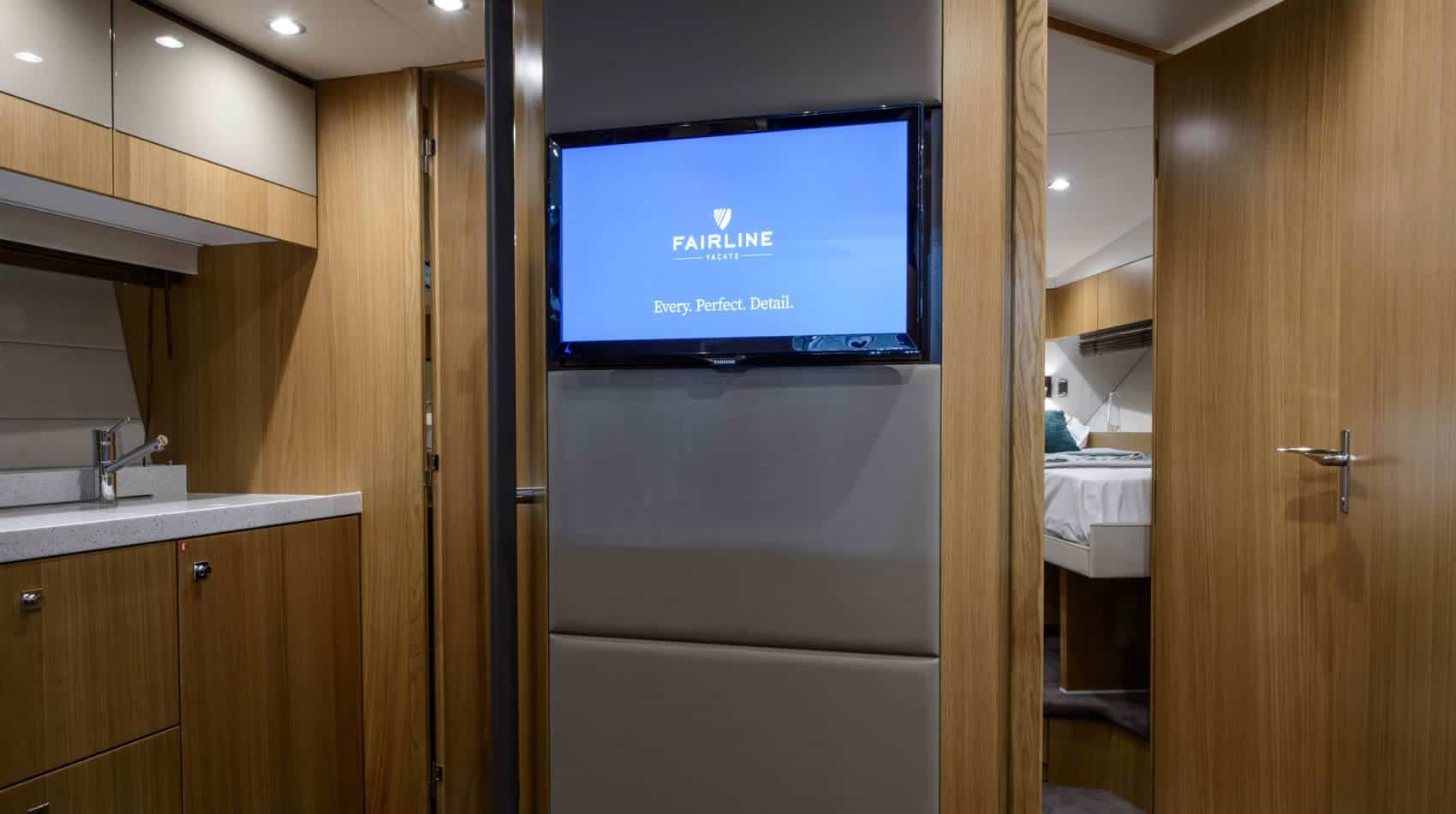 Fairline Squadron 50 Interior 5